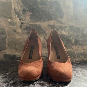 Brown beige suede leather Maud Frizon Paris heels pumps